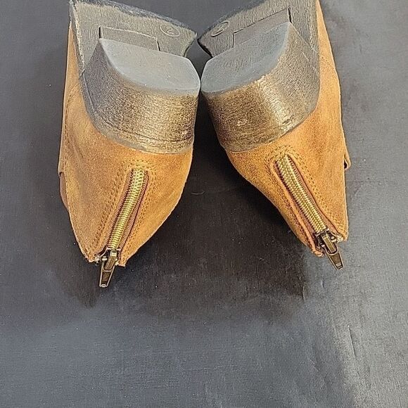 CAT&JACK BIG GIRLS SUEDE POINTED TOE BACK ZIPPER CLOSURE ANKLE BOOTIES - Picture 10 of 15